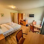 Insel-hof Hotel-garni Reichenau