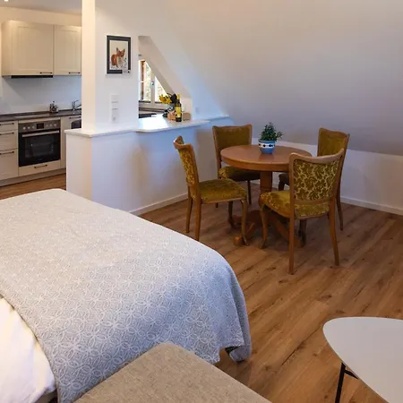 Hotel Insel-Hof Reichenau Hotel-Garni 3*