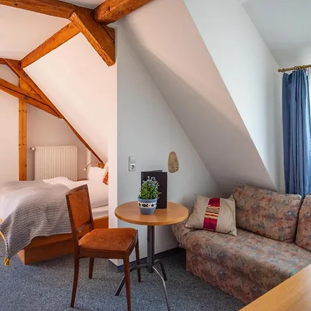 Insel-hof Hotel-garni 3*