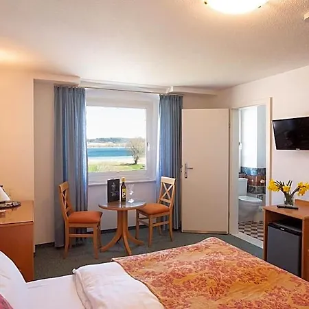 Insel-hof Hotel-garni 3* Райхенау