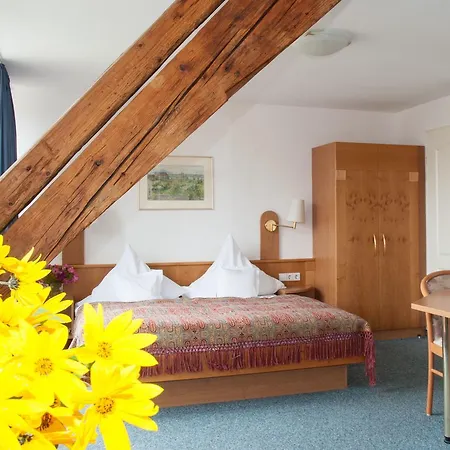 Insel-hof Hotel-garni Szálloda