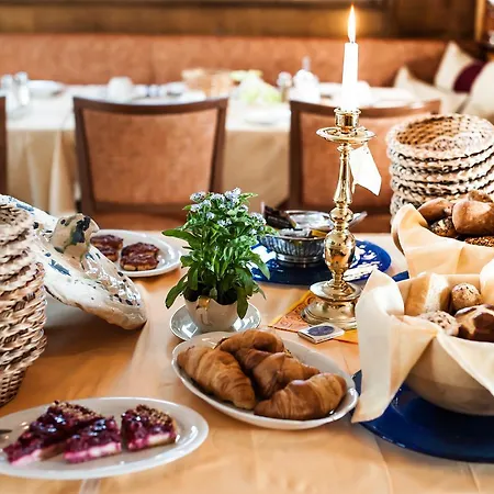 Insel-hof Hotel-garni 호텔 3*