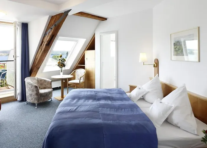 ホテル Insel-hof Hotel-garni ライヒェナウ