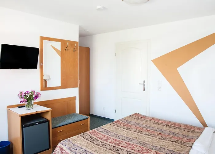 Insel-hof Hotel-garni ホテル ライヒェナウ