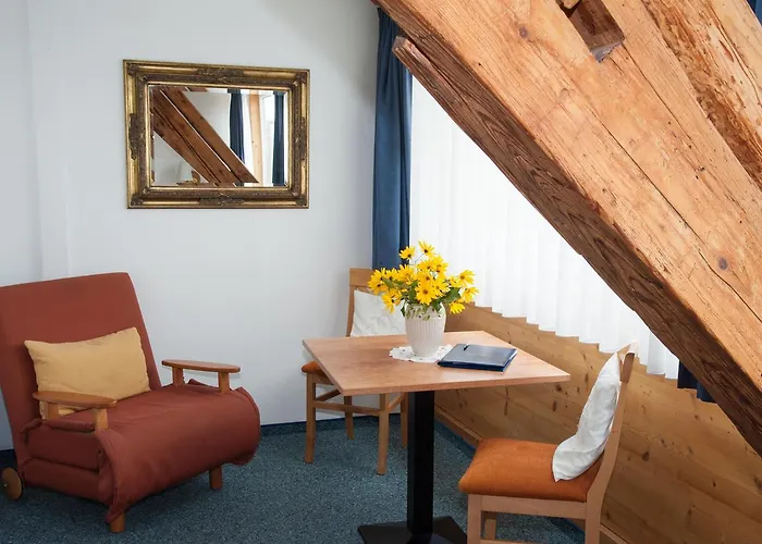 Insel-hof Hotel-garni ライヒェナウ